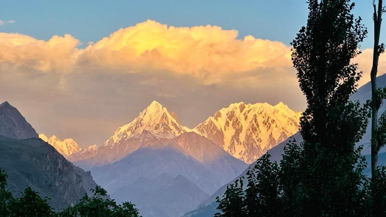 Backpackers Stories By Old Hunza Inn Karimabad  Bagian luar foto