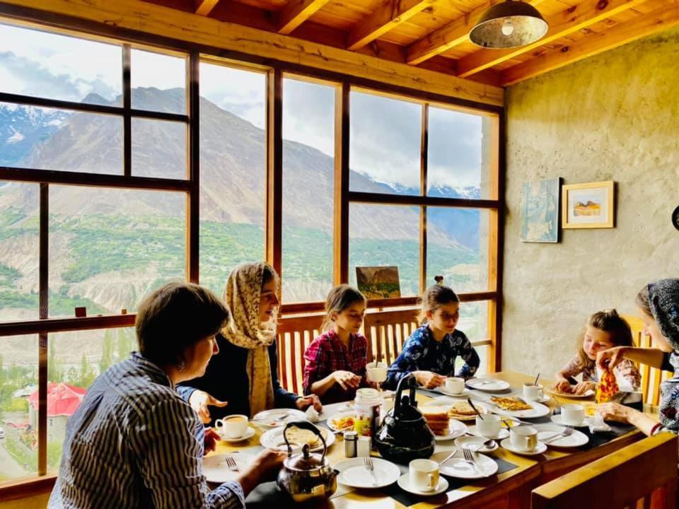 Backpackers Stories By Old Hunza Inn Karimabad  Bagian luar foto