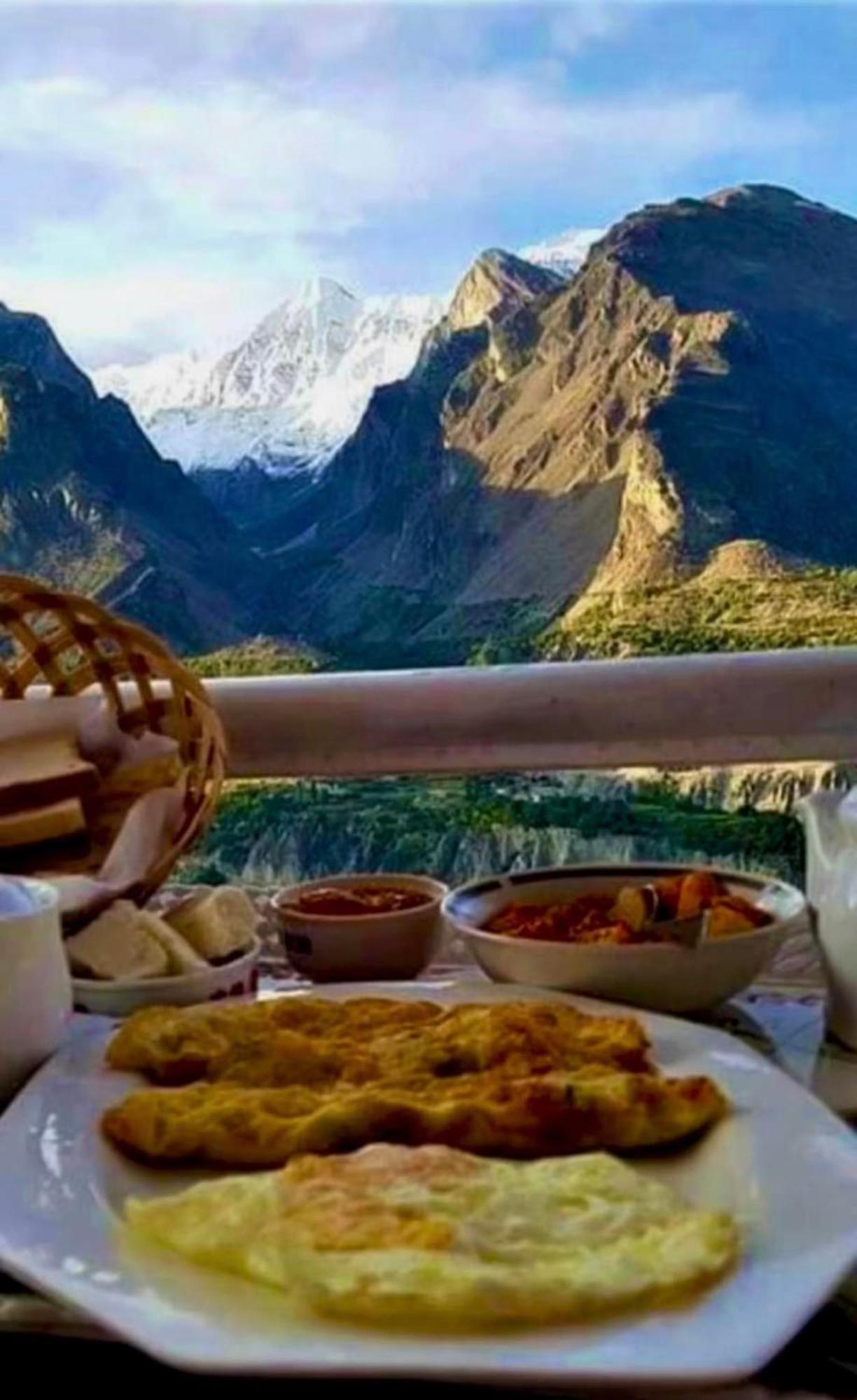 Backpackers Stories By Old Hunza Inn Karimabad  Bagian luar foto