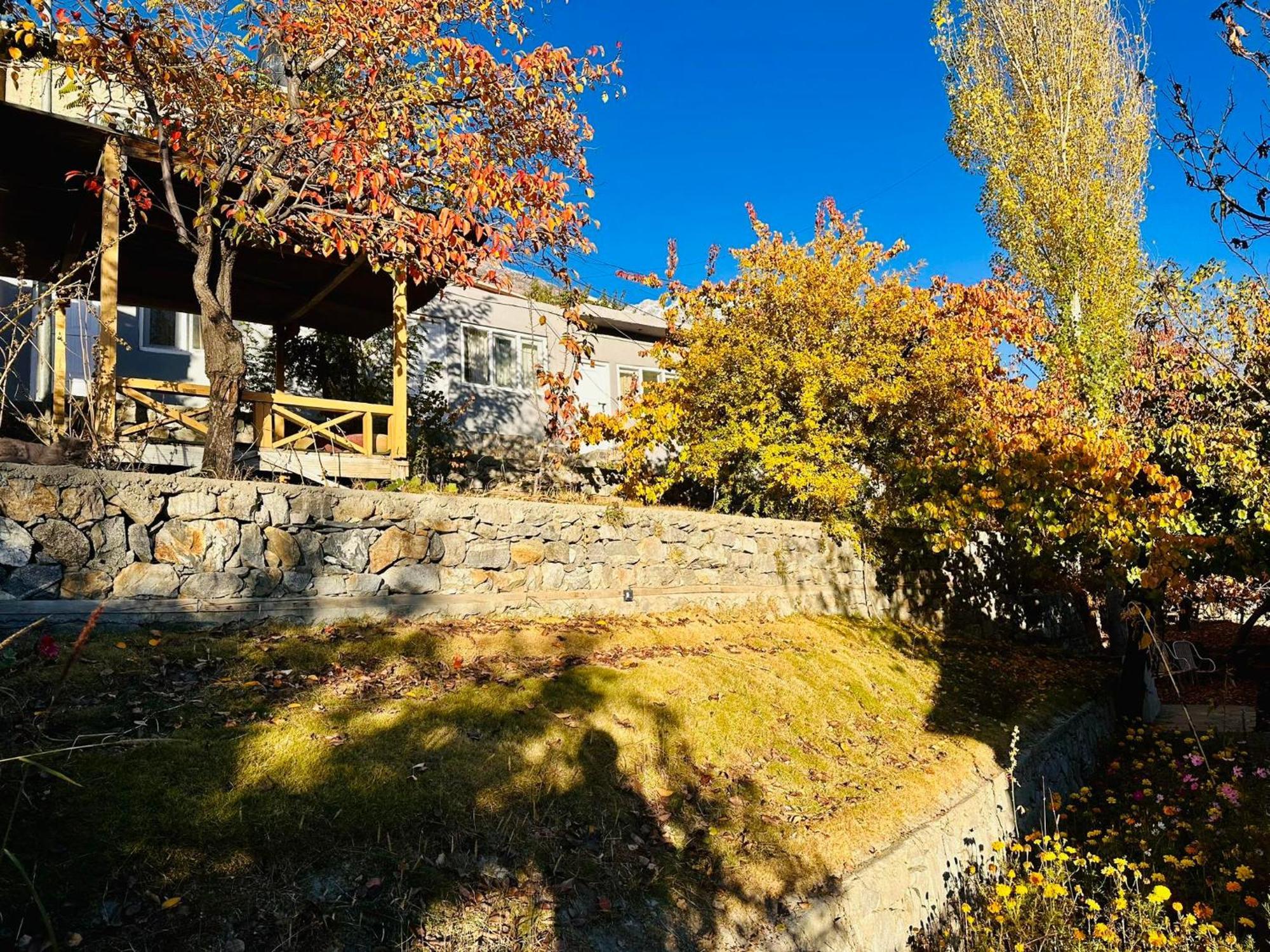 Backpackers Stories By Old Hunza Inn Karimabad  Bagian luar foto